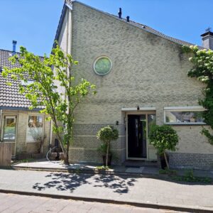 Woning aan de Bertha von Suttnerlaan te Amstelveen