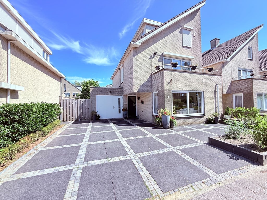 Woning aan de Bertus Aafjeslaan te Amstelveen