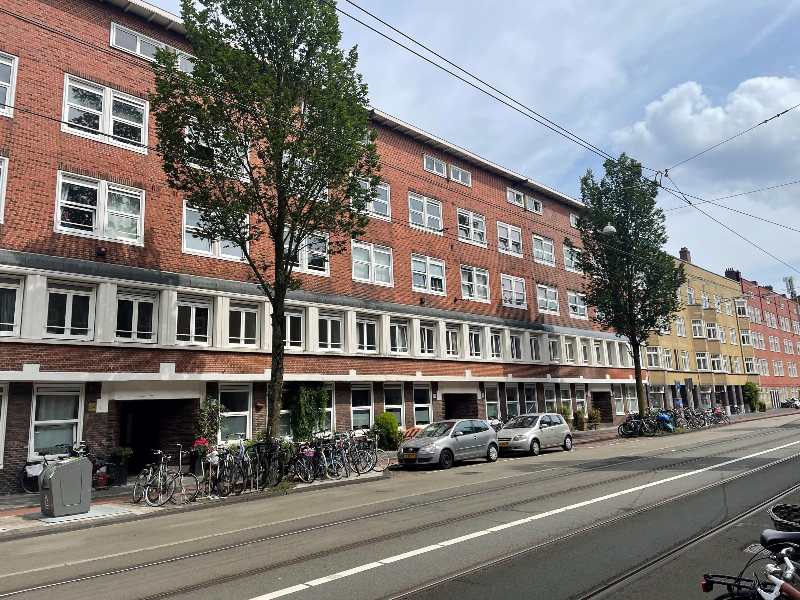 Woning aan de Admiraal De Ruijterweg te Amsterdam