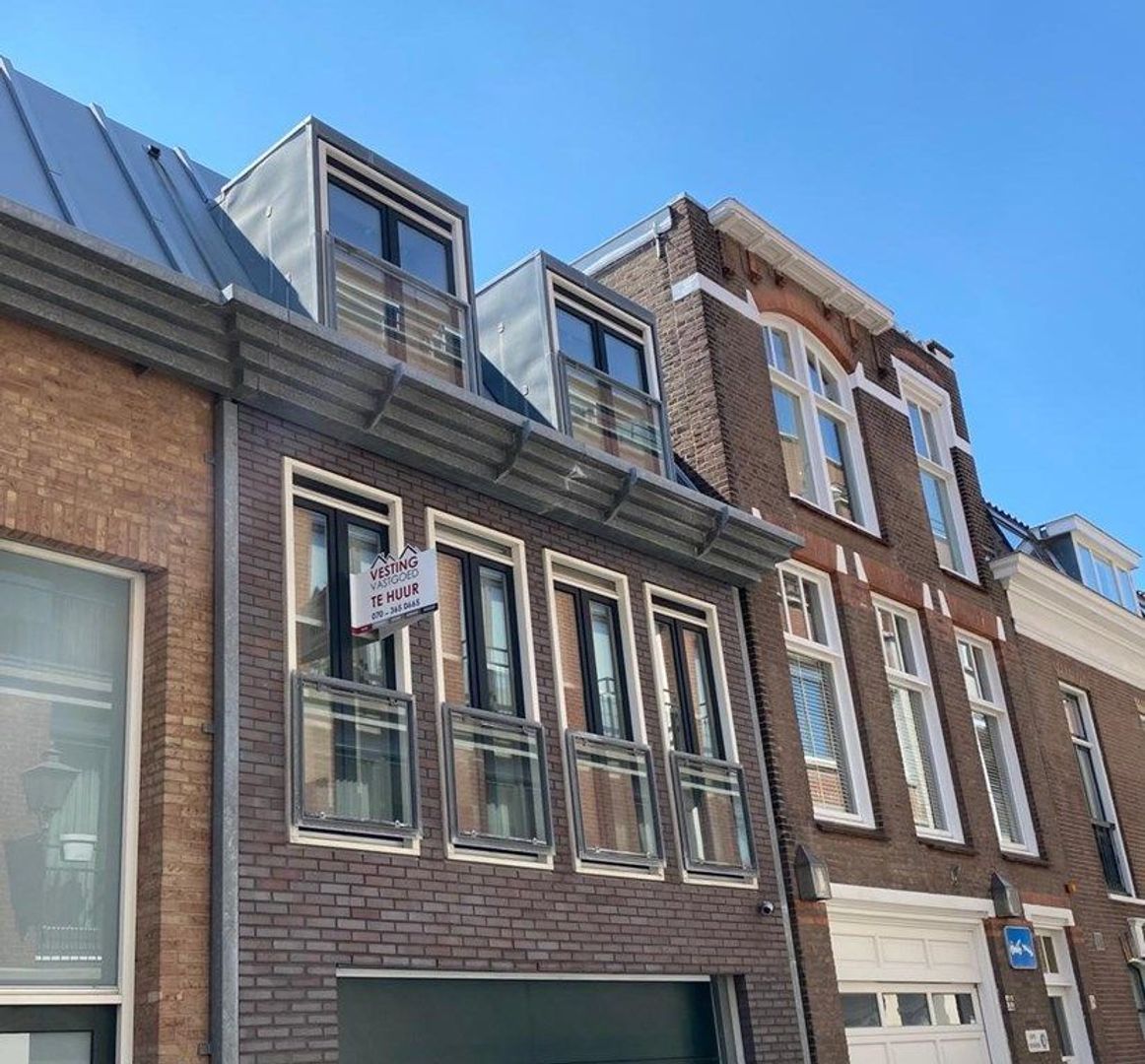 Woning aan de Laan van Roos en Doorn te Den Haag