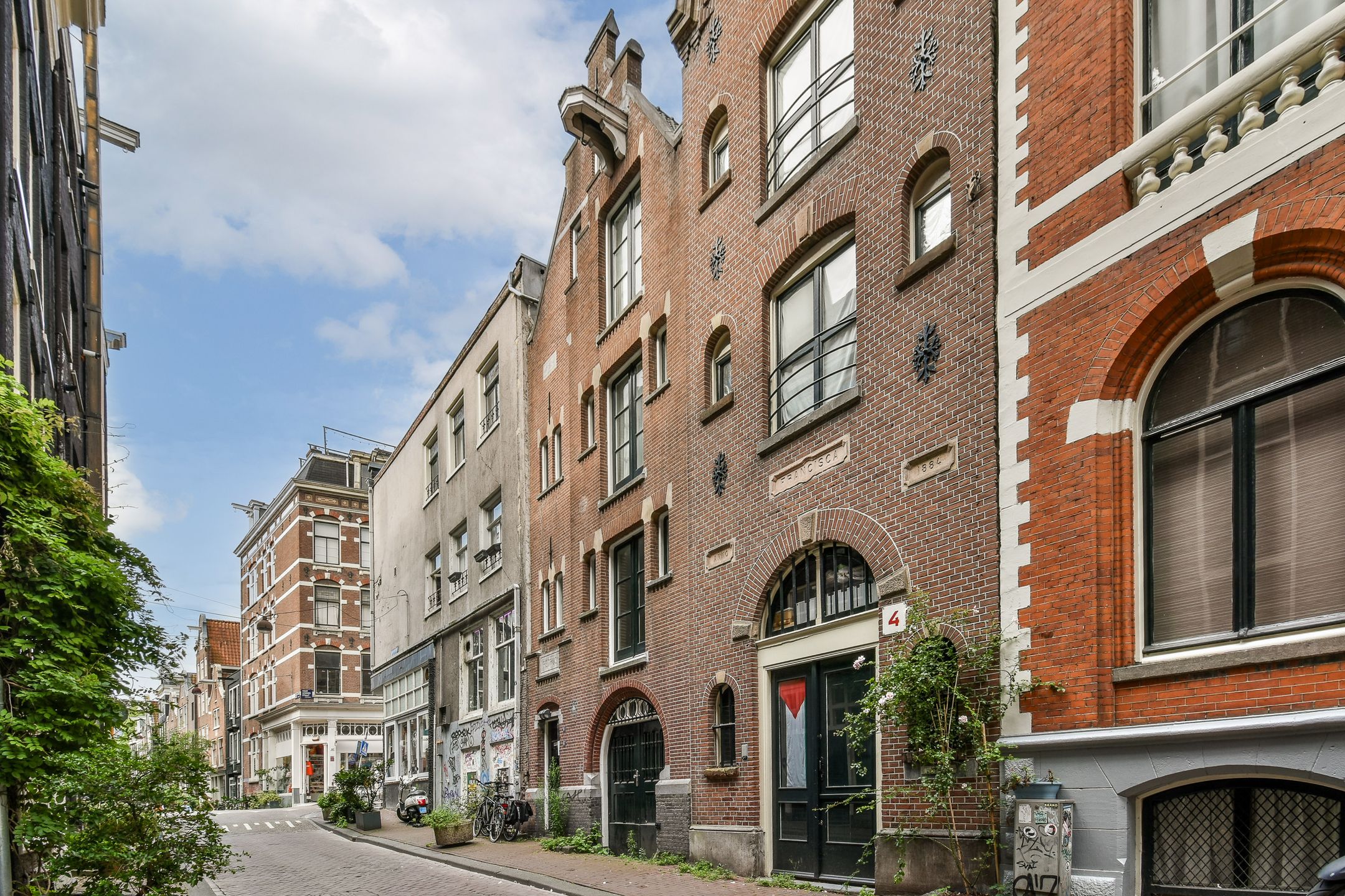 Woning aan de Buiten Vissersstraat te Amsterdam