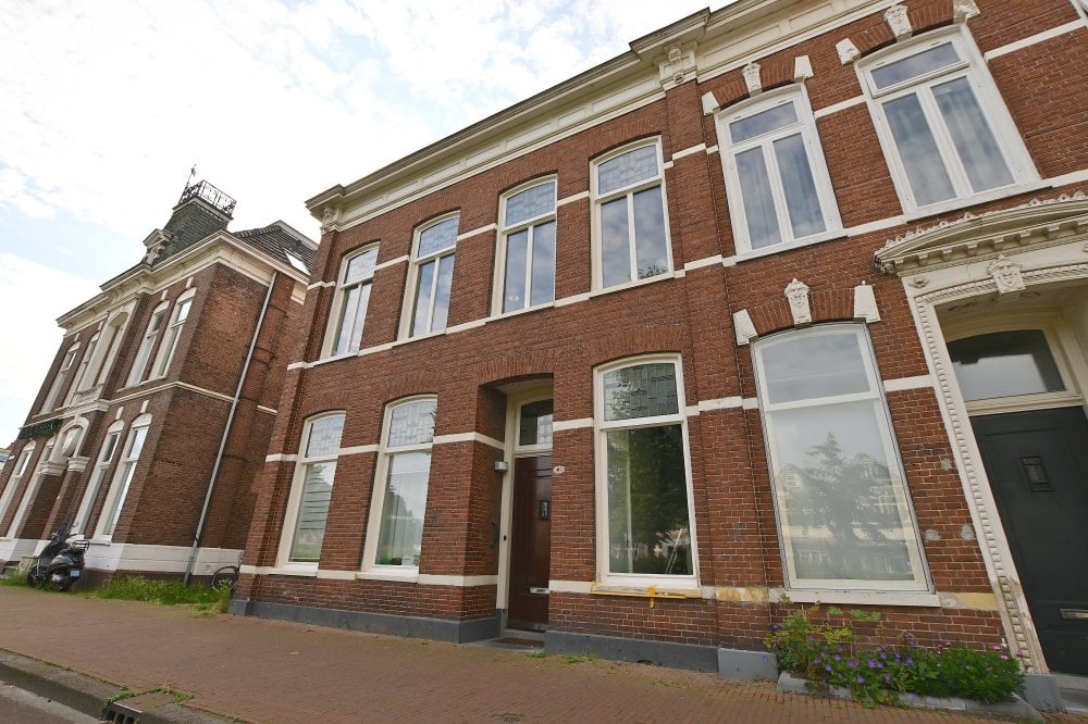 Woning aan de Damsterdiep te Groningen