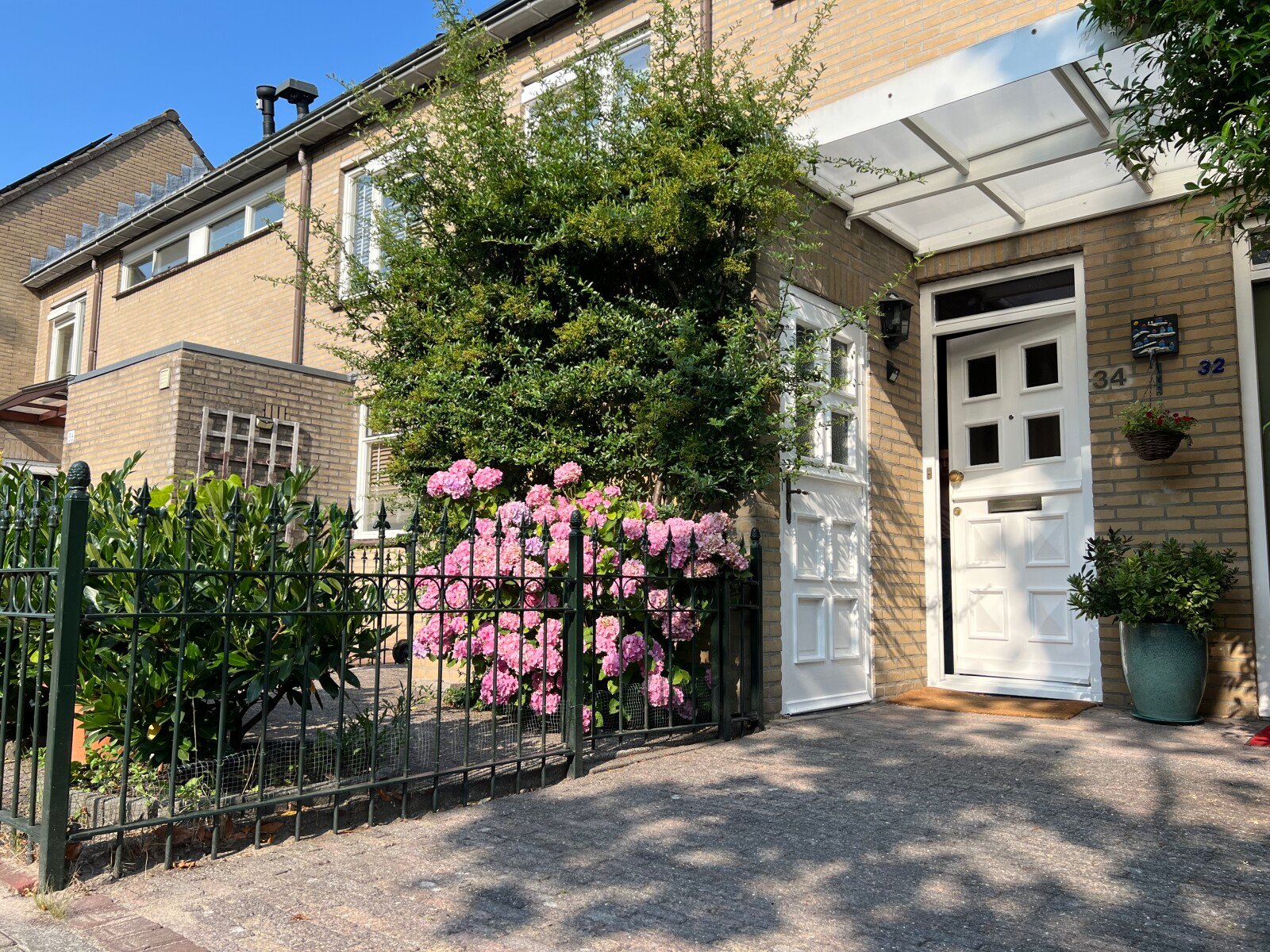 Woning aan de Dr. H. Colijnstraat te Amsterdam
