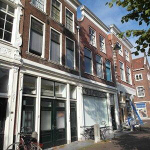 Woning aan de Koornmarkt te Delft