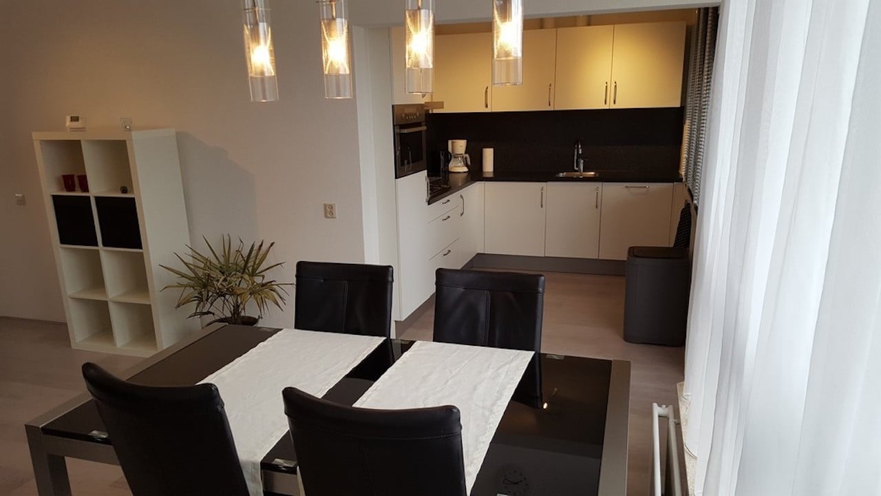 Woning aan de Leerdamhof te Amsterdam