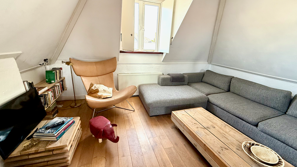 Woning aan de Roerstraat te Den Haag