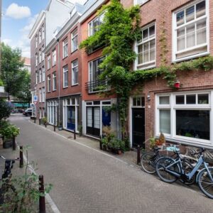 Woning aan de Tweede Looiersdwarsstraat te Amsterdam