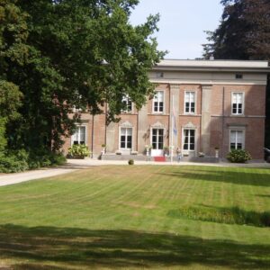 Woning aan de Nieuw-Loosdrechtsedijk te Loosdrecht