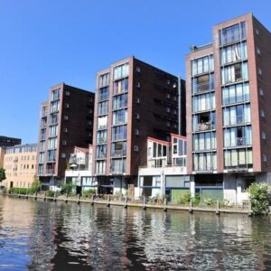 Woning aan de Donker Curtiusstraat te Amsterdam