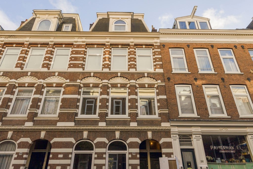 Woning aan de Govert Flinckstraat te Amsterdam