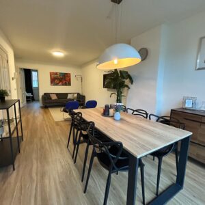 Woning aan de Karel du Jardinstraat te Amsterdam