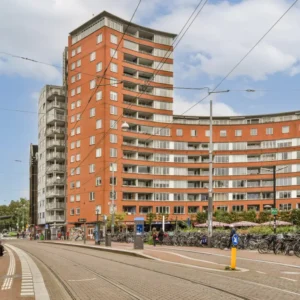 Woning aan de Marie Heinekenplein te Amsterdam