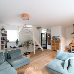 Woning aan de Mien Labbertonstraat te Amsterdam