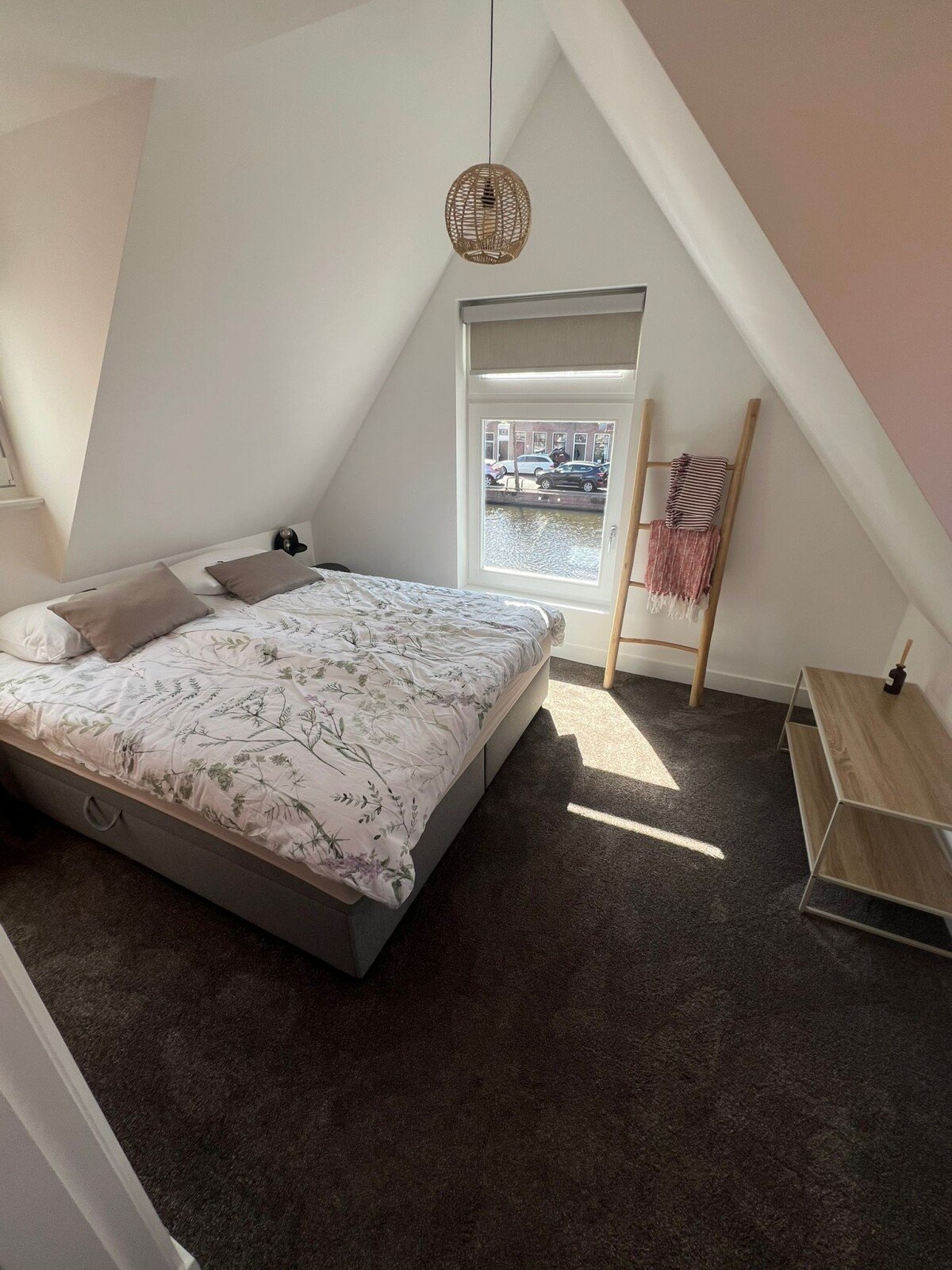 Woning aan de Oudegracht te Alkmaar