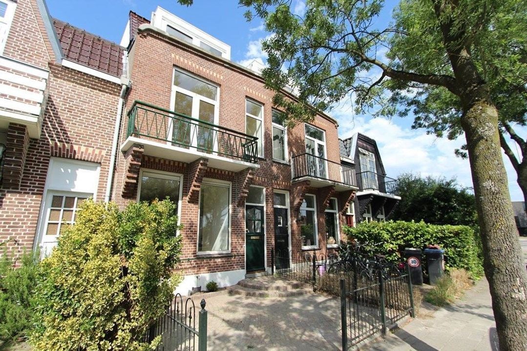 Woning aan de Ouderkerkerlaan te Amstelveen