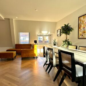 Woning aan de Paramaribostraat te Amsterdam