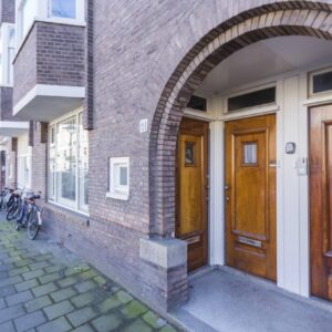 Woning aan de Uiterwaardenstraat te Amsterdam