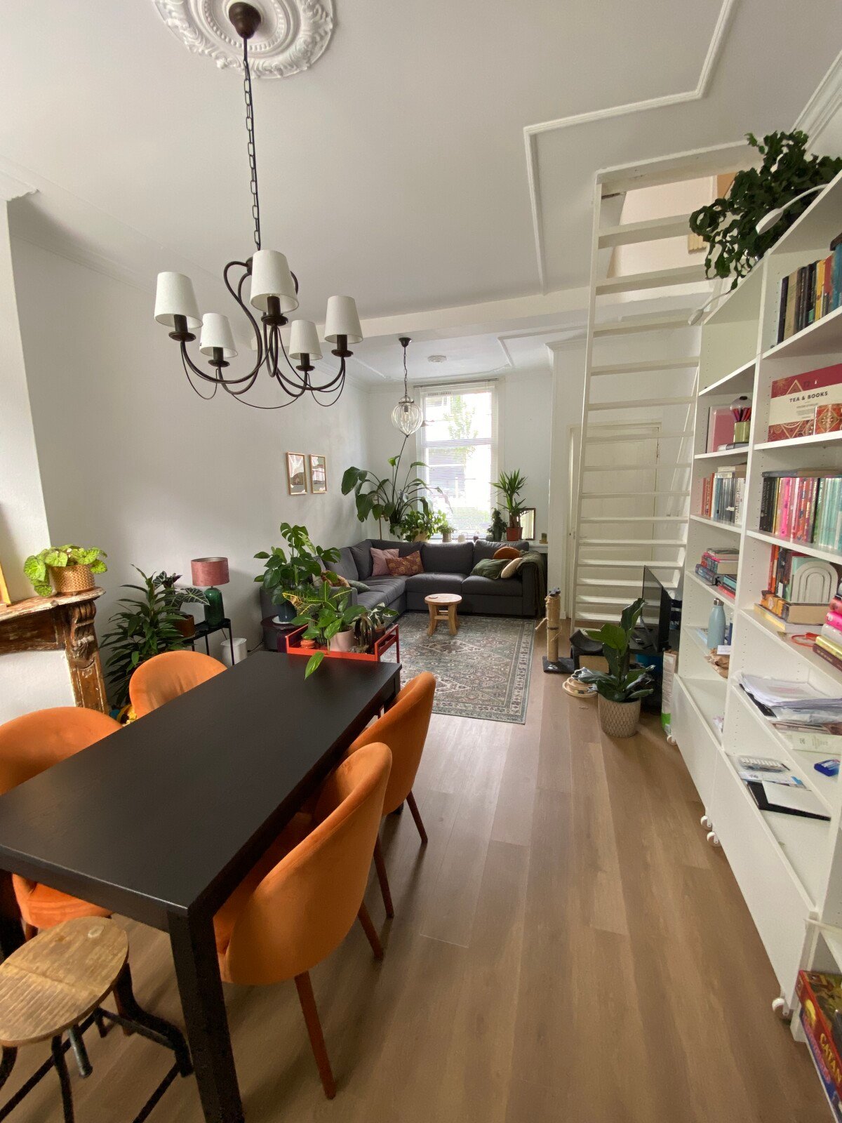 Woning aan de Van der Mondestraat te Utrecht