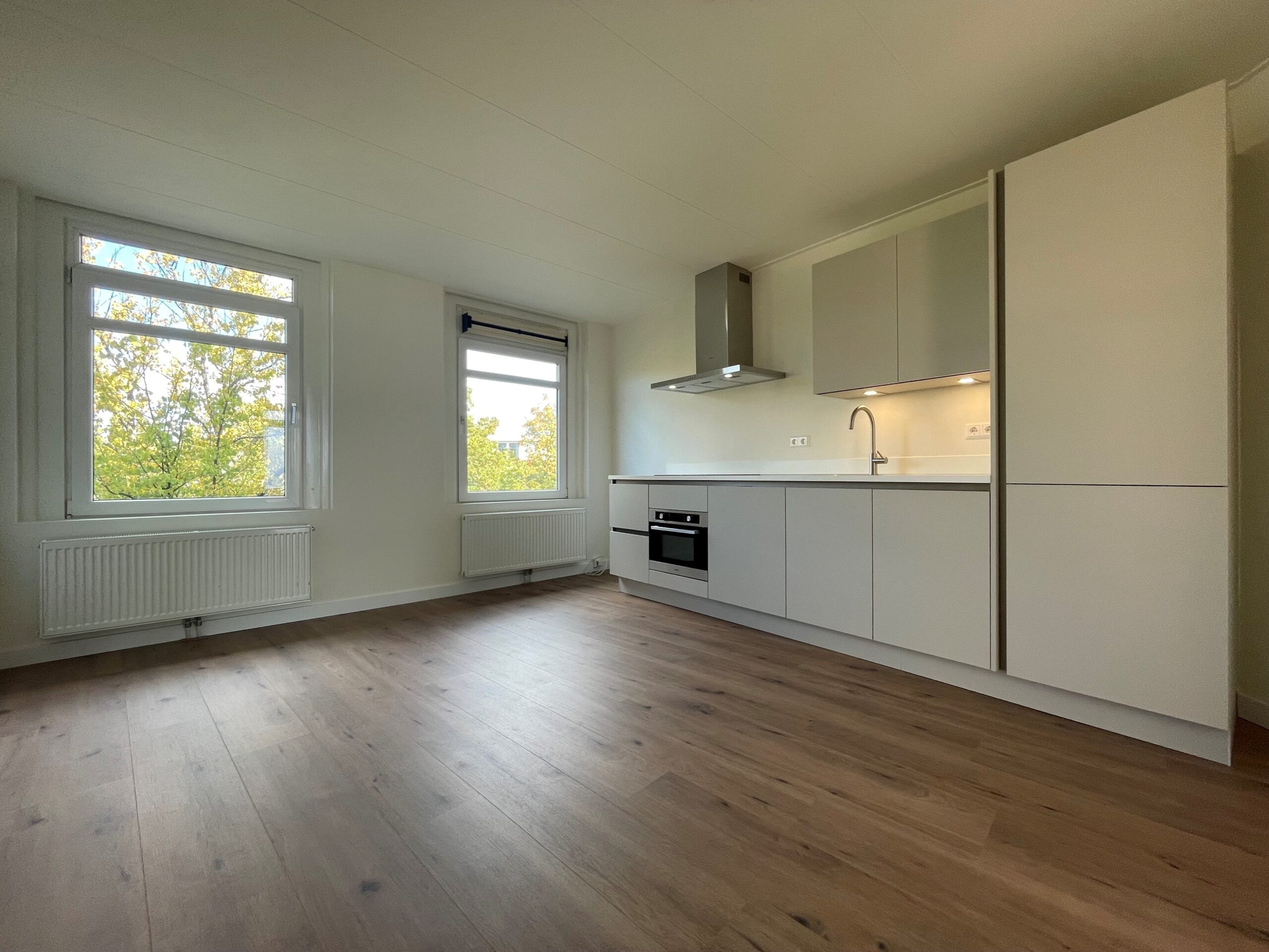 Woning aan de Willem de Zwijgerlaan te Amsterdam
