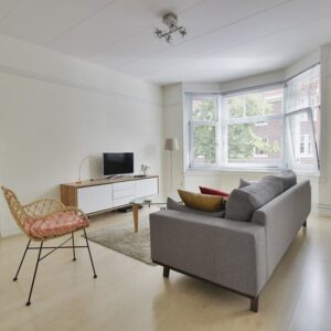 Woning aan de Woestduinstraat te Amsterdam