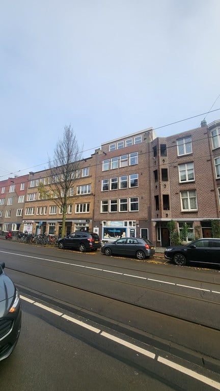Woning aan de Admiraal De Ruijterweg te Amsterdam