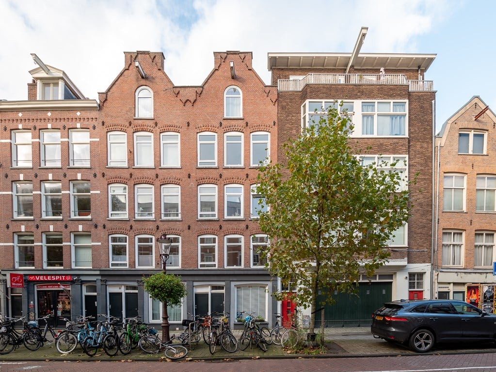 Woning aan de Eerste Oosterparkstraat te Amsterdam
