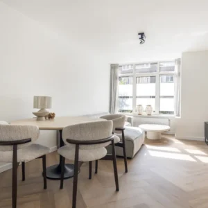 Woning aan de Esmoreitstraat te Amsterdam