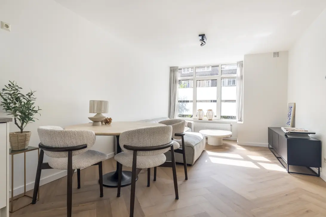 Woning aan de Esmoreitstraat te Amsterdam