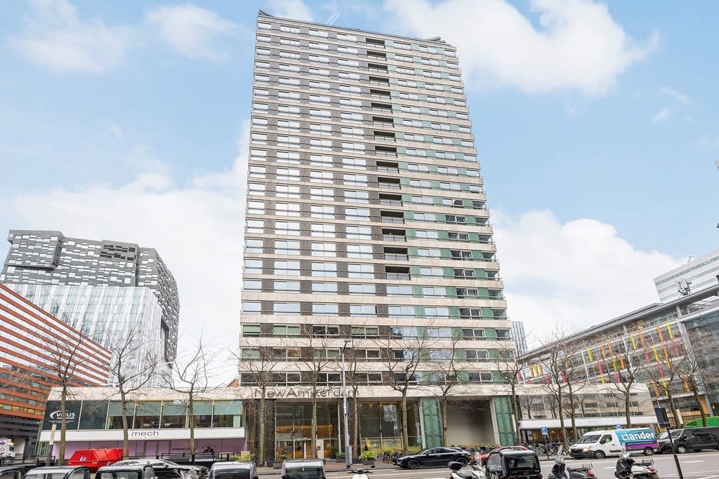 Woning aan de Gustav Mahlerlaan te Amsterdam