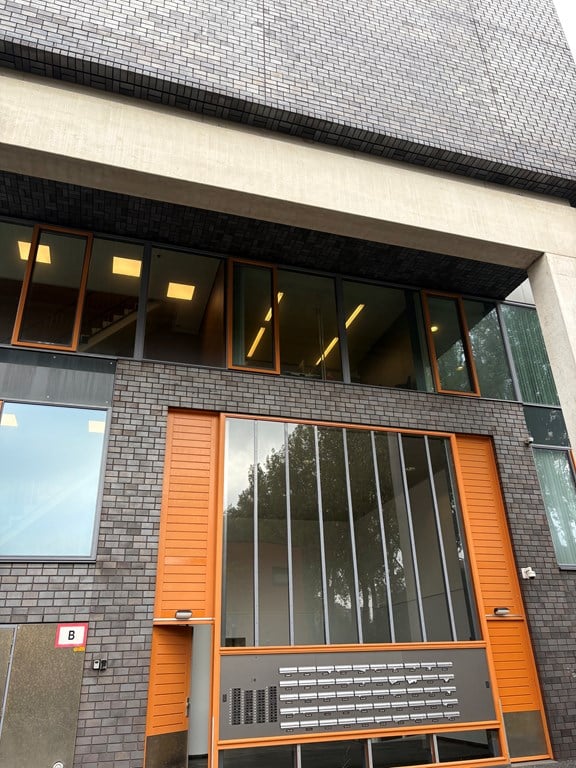 Woning aan de Jacques Veltmanstraat te Amsterdam