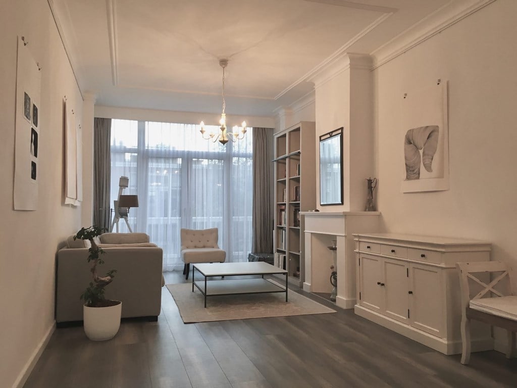 Woning aan de Johannes Camphuijsstraat te Den Haag