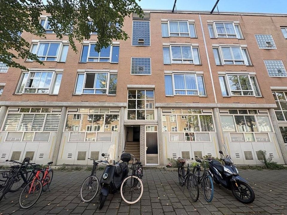 Woning aan de Lutmastraat te Amsterdam