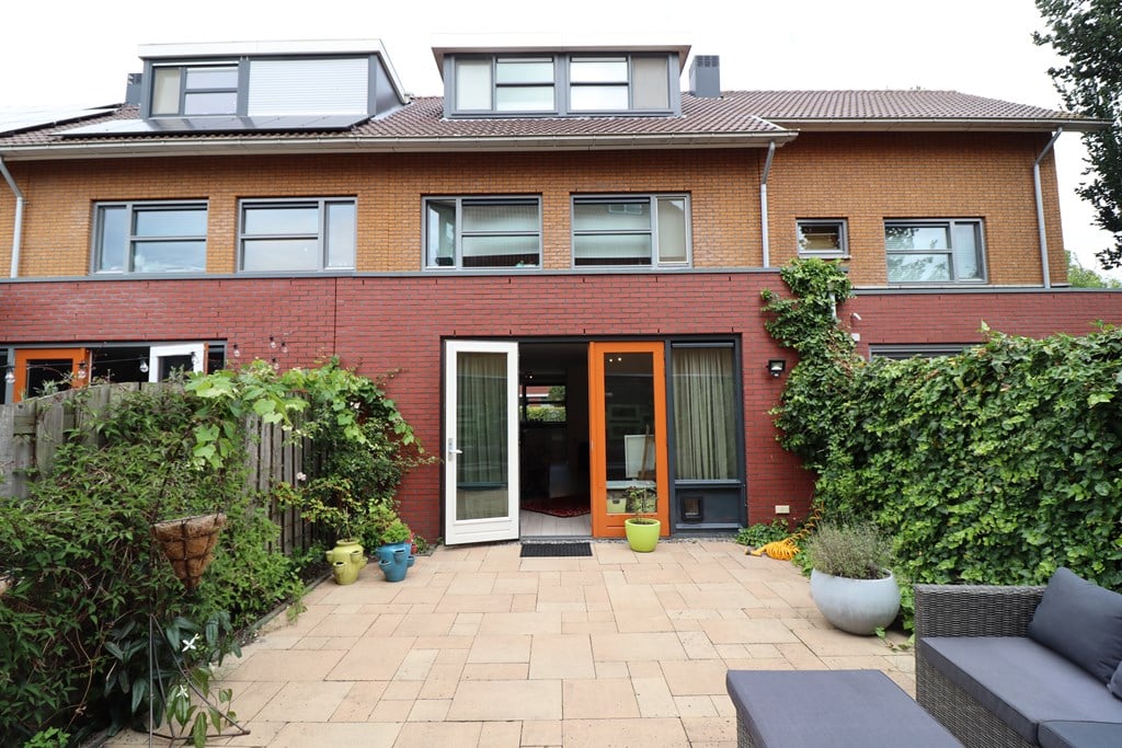 Woning aan de Mgr.dr. H. Poelslaan te Amstelveen