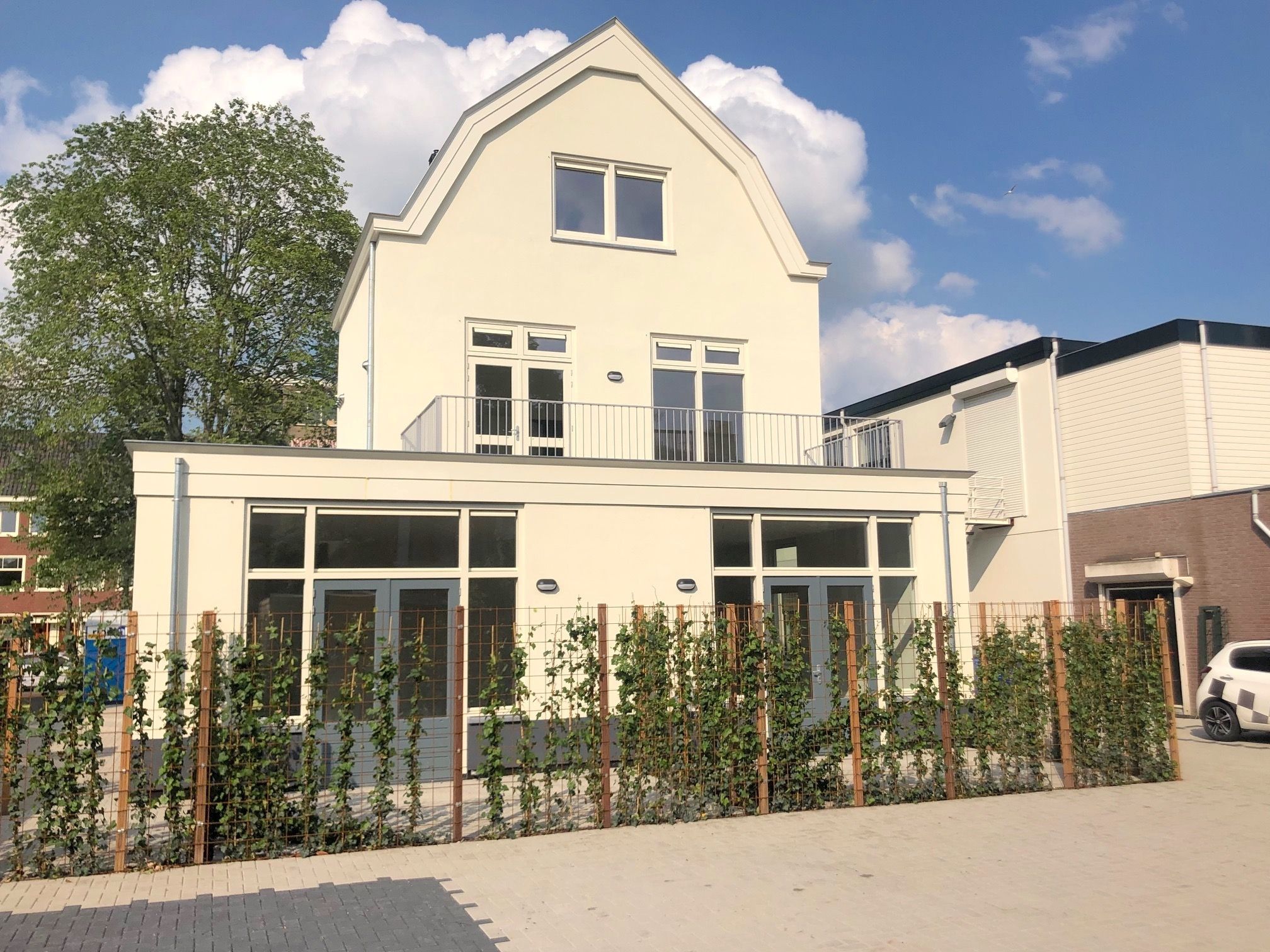 Woning aan de Middenweg te Amsterdam