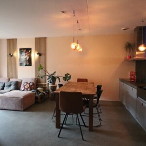 Woning aan de Nida Senffstraat te Amsterdam