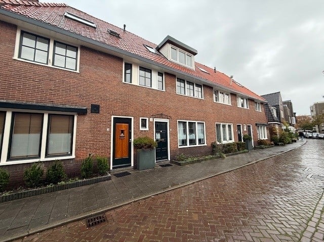 Woning aan de Nieuwe Doelenstraat te Hilversum
