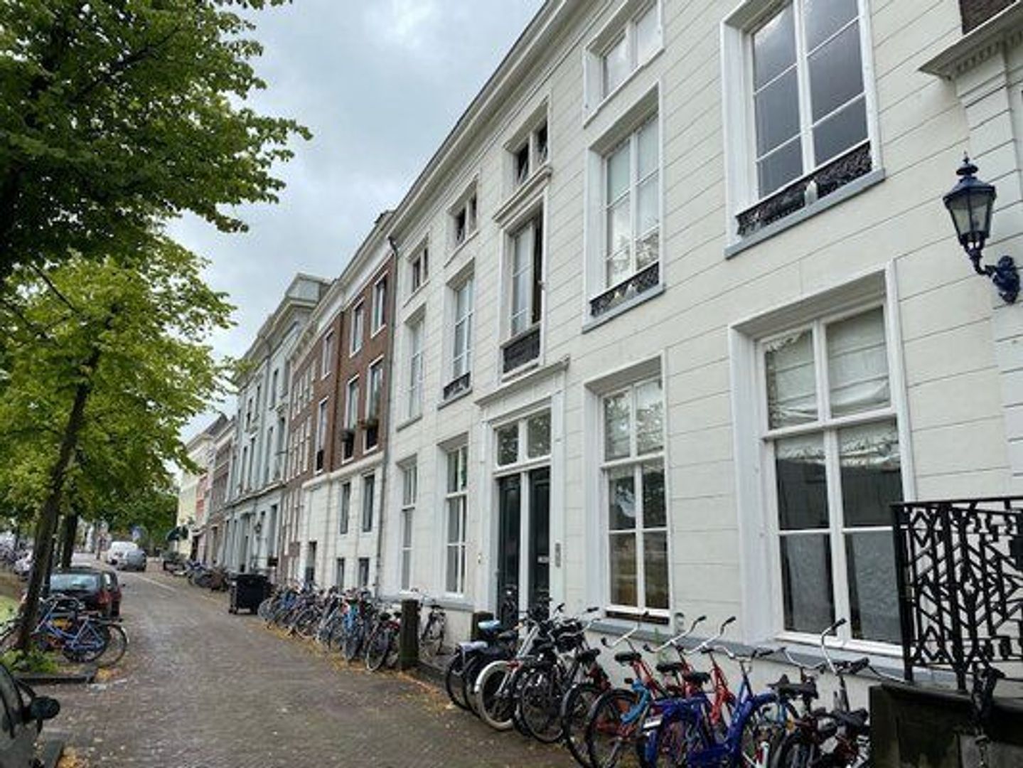 Woning aan de Oude Delft te Delft