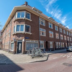 Woning aan de Paramaribostraat te Amsterdam