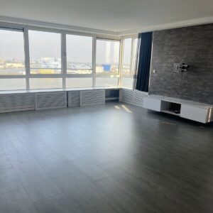 Woning aan de Regenboogkade te Rotterdam