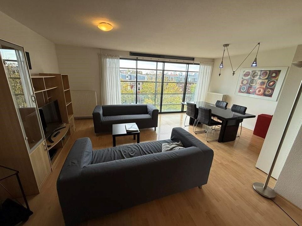 Woning aan de Sloterkade te Amsterdam
