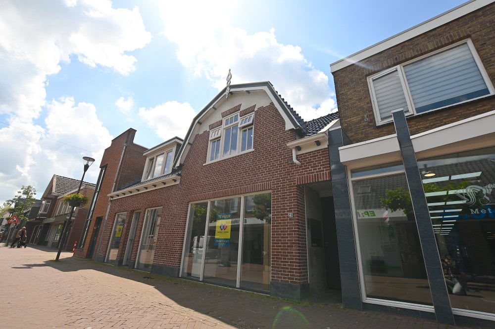 Woning aan de Tolberterstraat te Leek