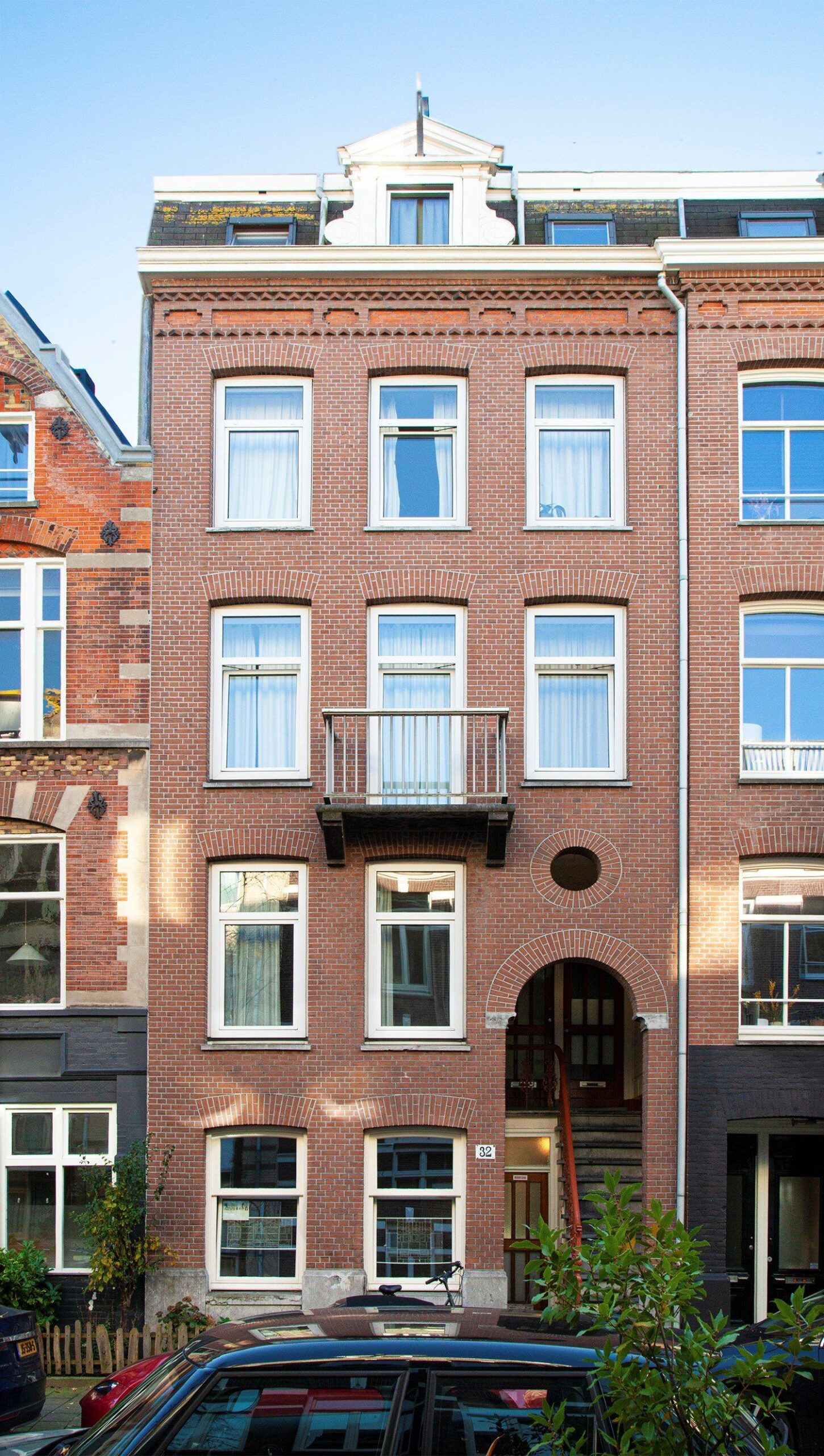 Woning aan de Tweede Jan Steenstraat te Amsterdam