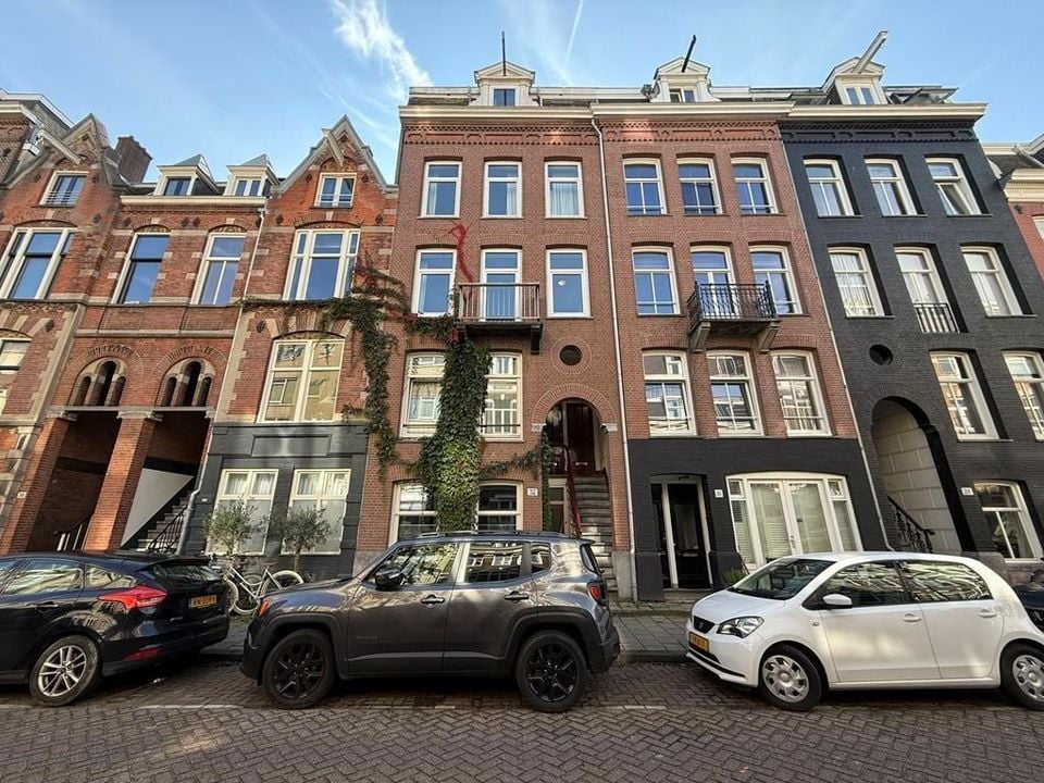 Woning aan de Tweede Jan Steenstraat te Amsterdam