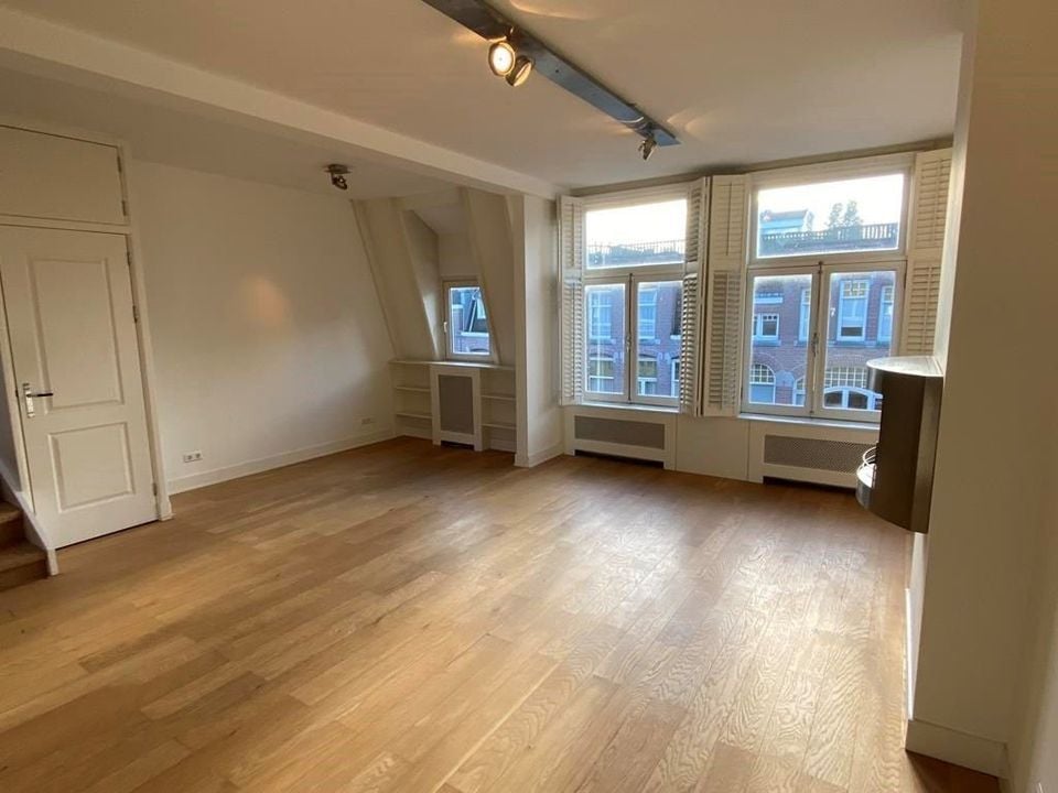 Woning aan de Valeriusstraat te Amsterdam