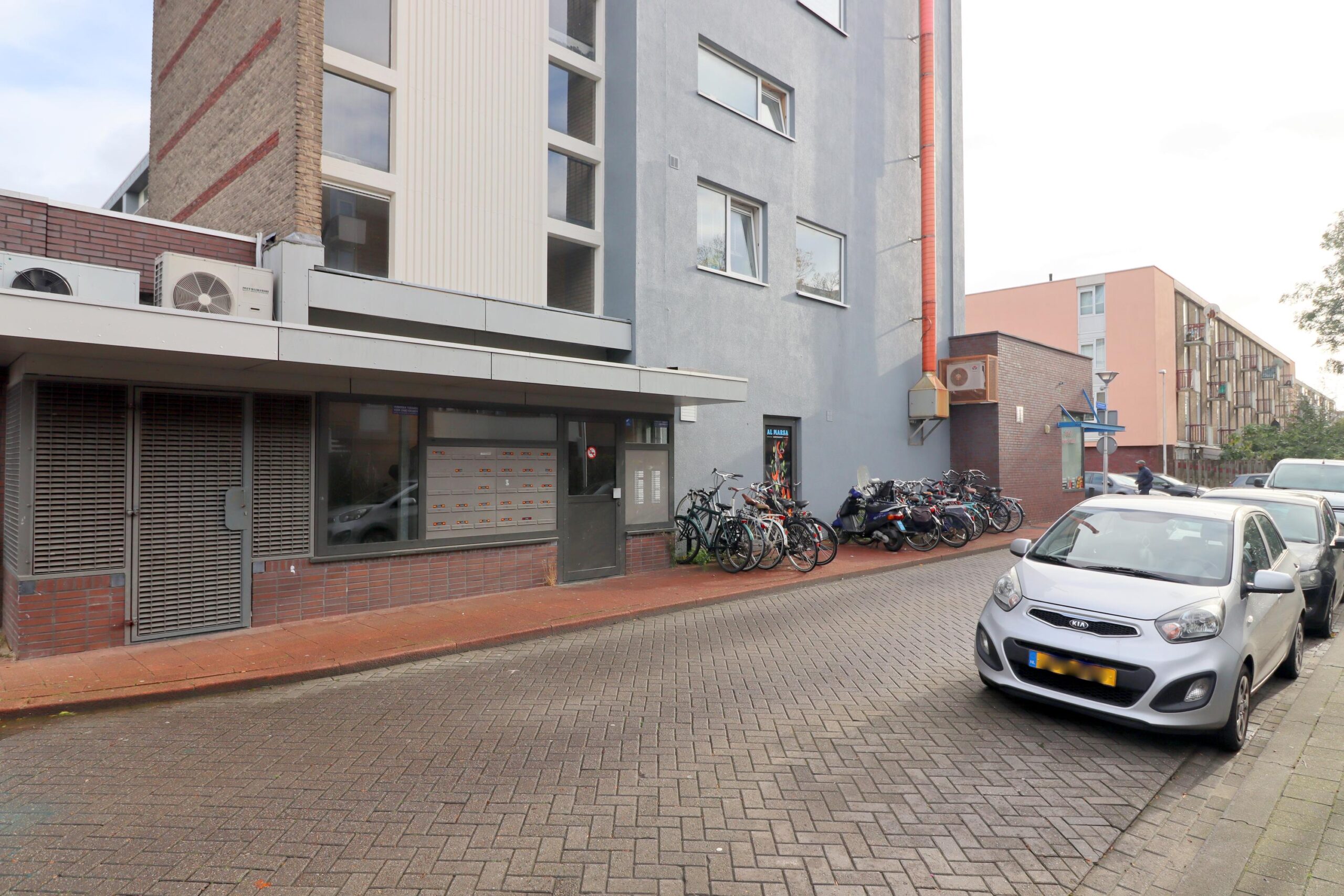 Woning aan de Van Heuven Goedhartlaan te Utrecht