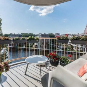 Woning aan de Van Reigersbergenstraat te Amsterdam