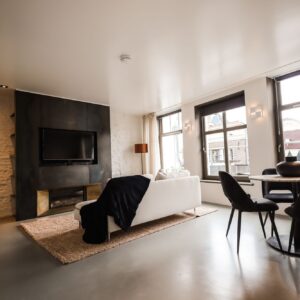 Woning aan de Warmoesstraat te Amsterdam
