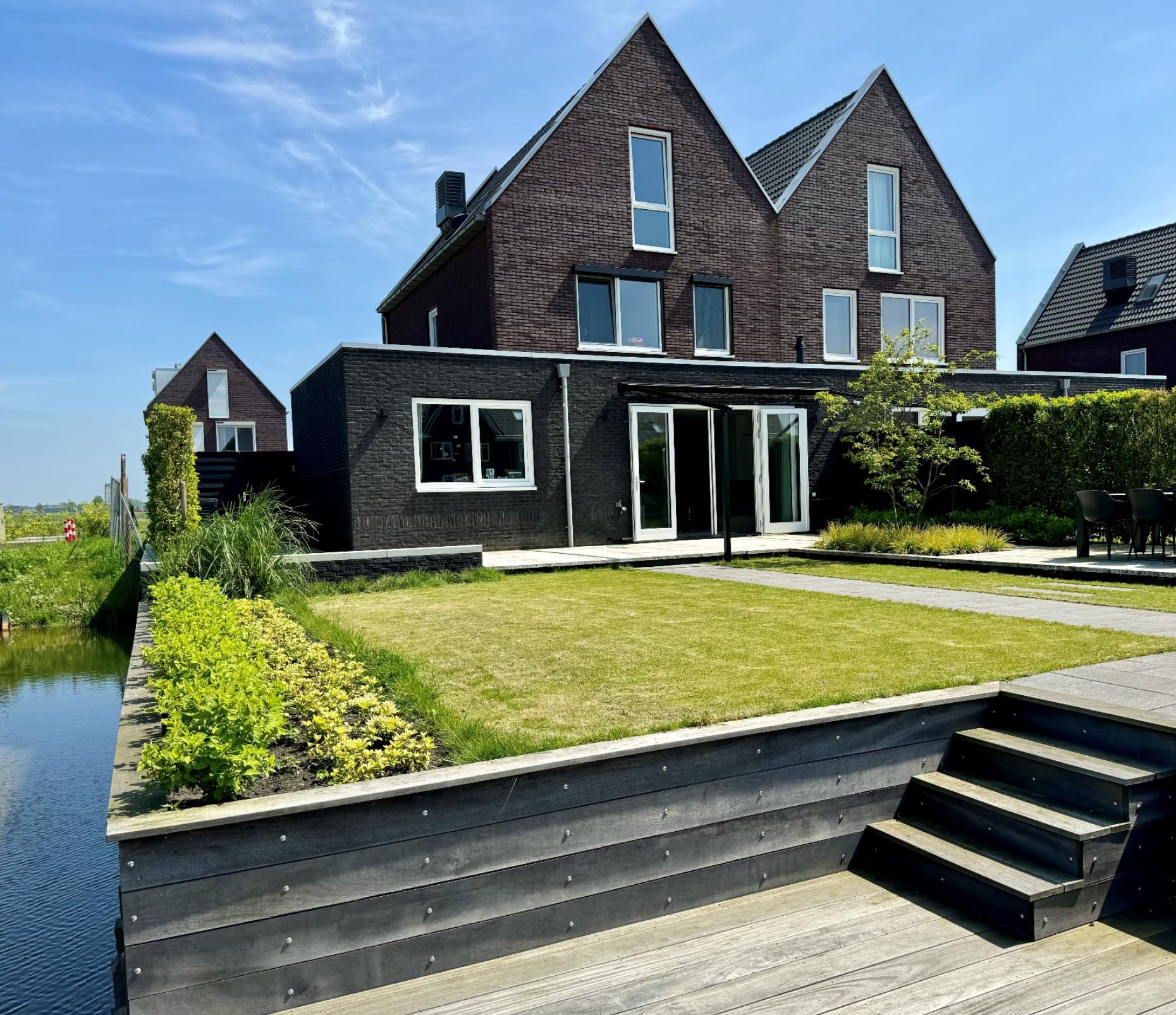 Woning aan de Weidemolen te Wilnis