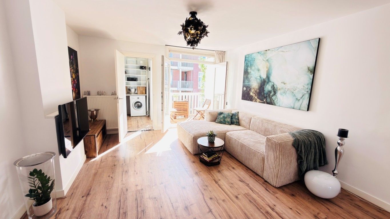 Woning aan de van Hogendorpstraat te Amsterdam