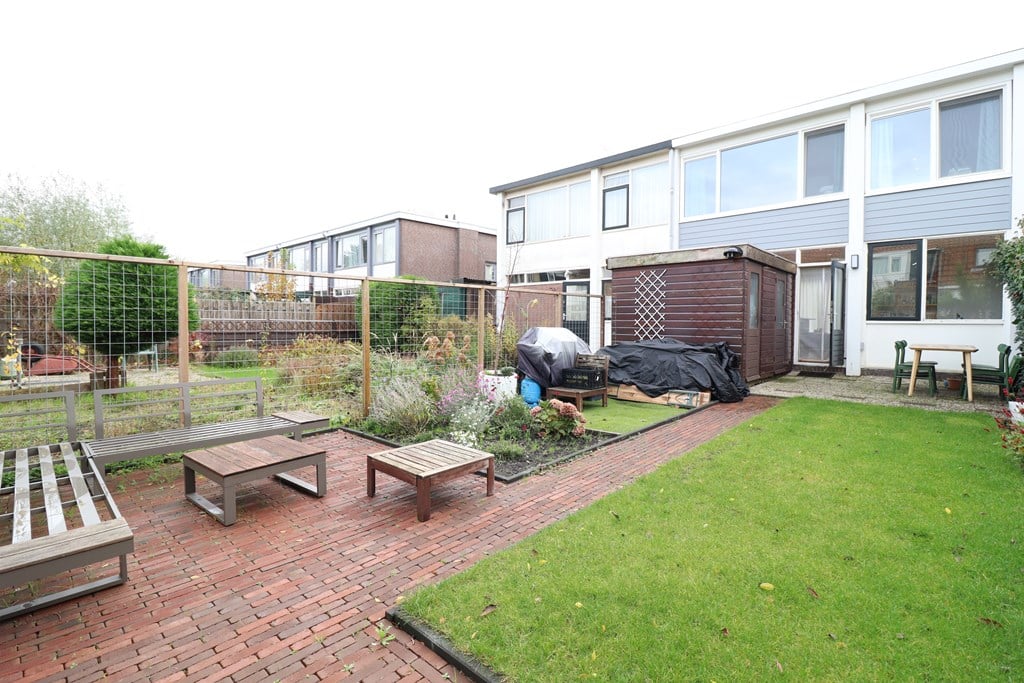Woning aan de Adriaan Loosjesstraat te Amsterdam